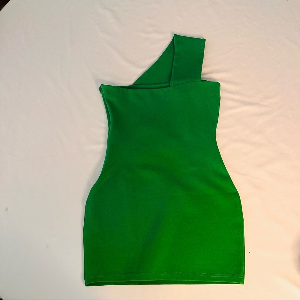 Superdown Revolve Rockie One Shoulder Dress in Green - size Medium - Picture 7 of 9